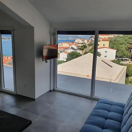 Palace Deluxe Ii Апартаменты