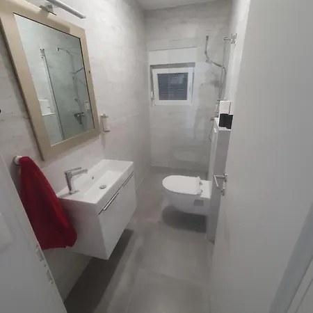 Palace Deluxe Ii 트로기르