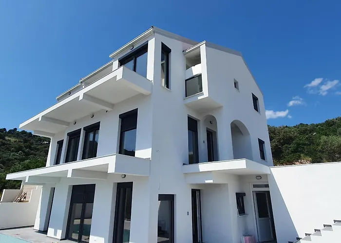 Διαμέρισμα Palace Deluxe Ii Τρογκίρ