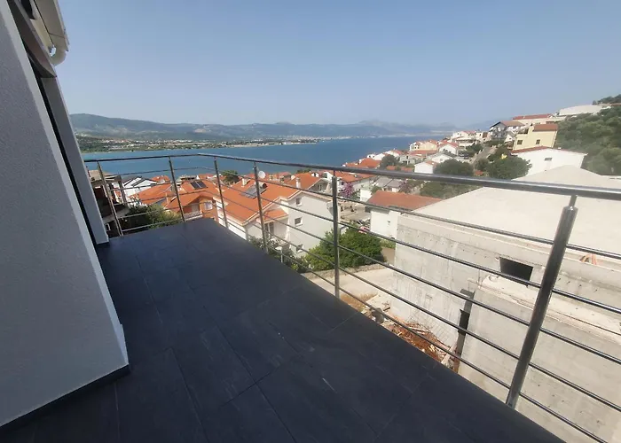 Palace Deluxe Ii Appartamento *