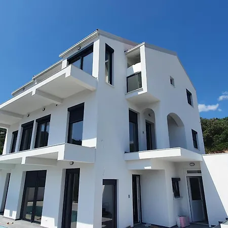 Апартаменты Palace Deluxe Ii Трогир